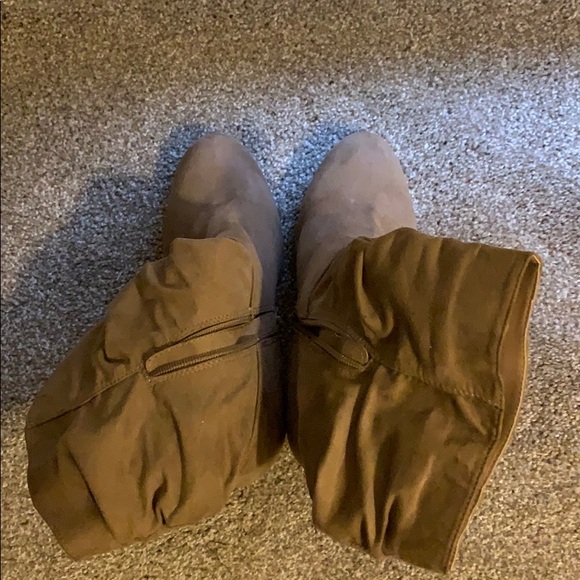 Slouchy tan boots - Picture 6 of 6